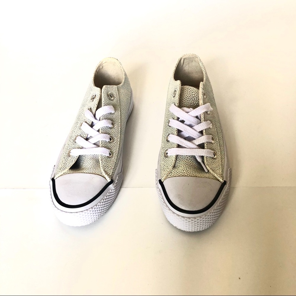 Air walk  sneakers with iridescent textured fabric
